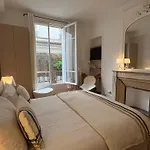 Comme Une Maison A Deux Pas De L\'Arc De Triomphe