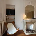 Comme Une Maison A Deux Pas De L\'Arc De Triomphe