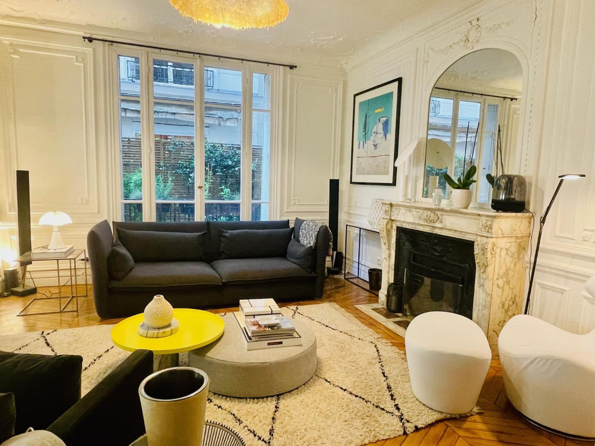 Comme Maison A Deux Pas De L'arc De Triomphe Apartment *