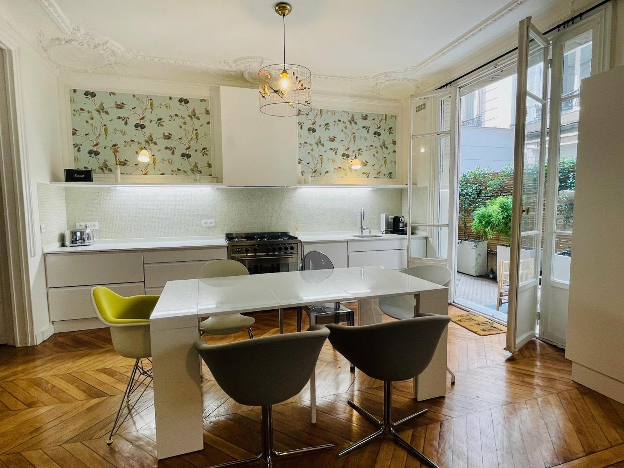 Comme Maison A Deux Pas De L'arc De Triomphe